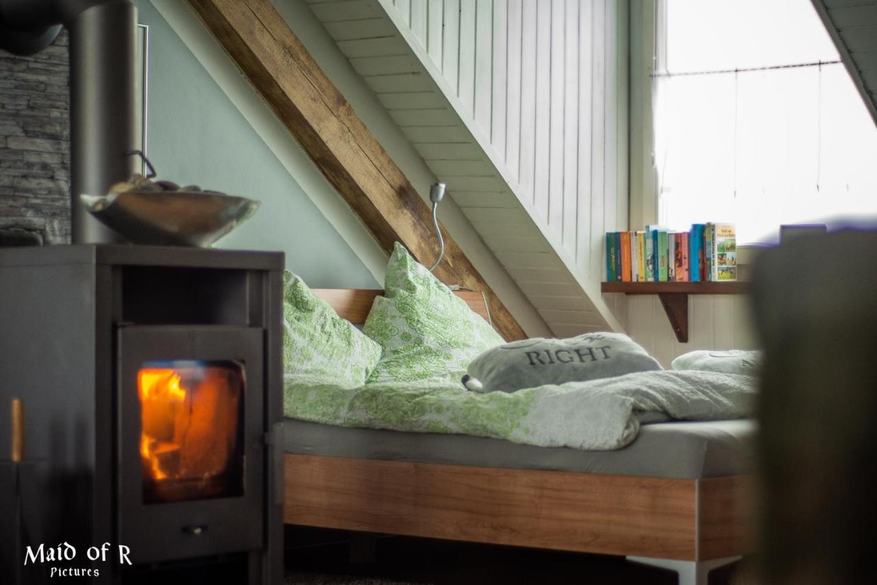 Hof Vierzehnender Im Hohen Venn - 70Qm Fachwerk-Studio - Grosses Wohn-Schlafzimmer Mit Dachterrasse Und Kaminofen - Separate Kueche - Perfekt Fuer Paare - Monschau - Eifel - Hunde Willkommen - Islandpferde Esterno foto