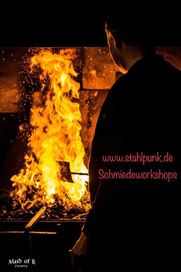 Hof Vierzehnender Im Hohen Venn - 70Qm Fachwerk-Studio - Grosses Wohn-Schlafzimmer Mit Dachterrasse Und Kaminofen - Separate Kueche - Perfekt Fuer Paare - Monschau - Eifel - Hunde Willkommen - Islandpferde Esterno foto