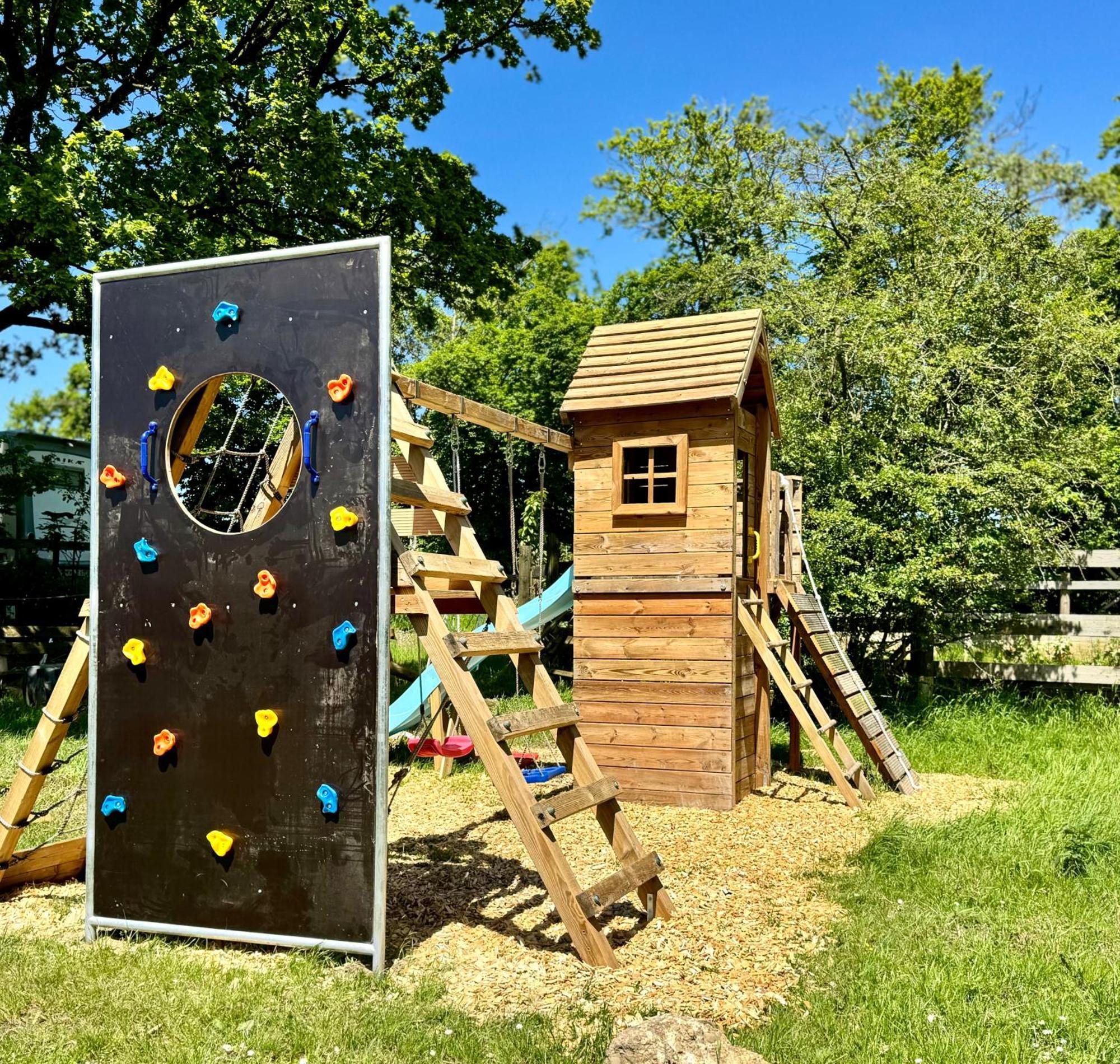 Hof Vierzehnender Im Hohen Venn - 70Qm Fachwerk-Studio - Grosses Wohn-Schlafzimmer Mit Dachterrasse Und Kaminofen - Separate Kueche - Perfekt Fuer Paare - Monschau - Eifel - Hunde Willkommen - Islandpferde Esterno foto