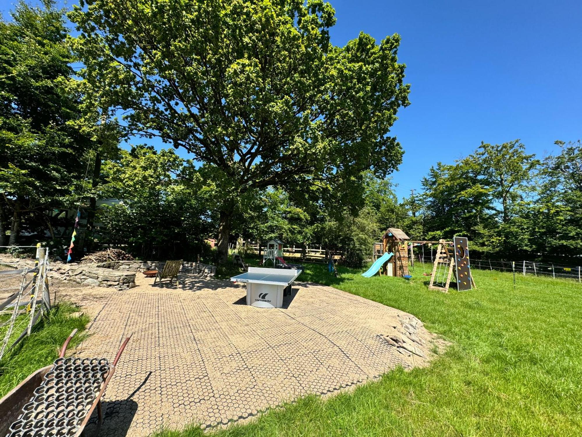 Hof Vierzehnender Im Hohen Venn - 70Qm Fachwerk-Studio - Grosses Wohn-Schlafzimmer Mit Dachterrasse Und Kaminofen - Separate Kueche - Perfekt Fuer Paare - Monschau - Eifel - Hunde Willkommen - Islandpferde Esterno foto